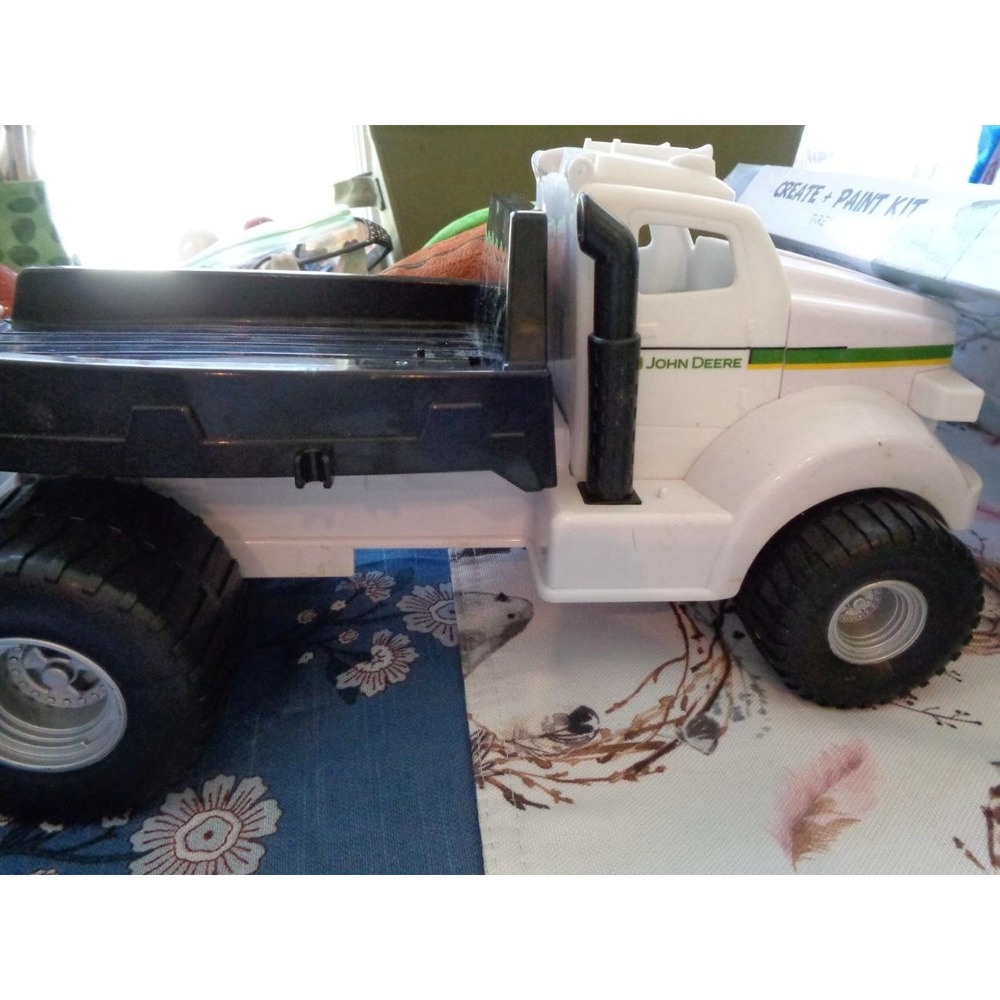 John Deere Flat Bed Toy Truck Lights & Sound